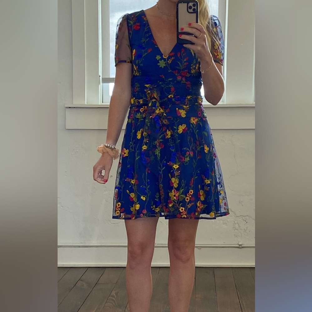 Worn once! Size 4 Monique Lhuillier cocktail dress.